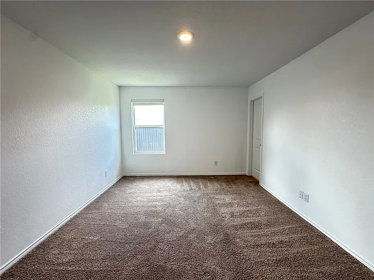 1203 Athena Dr — Photo 20