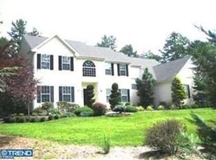 6 Serenity Ct, Southampton, NJ 08088