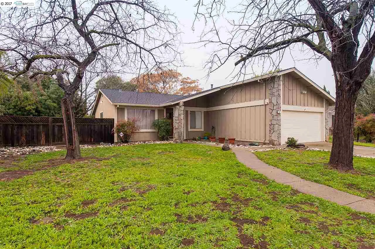 501 Sequoia St photo 1