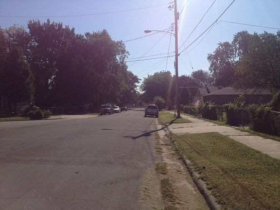 4th image of 2821 Roosevelt Ave