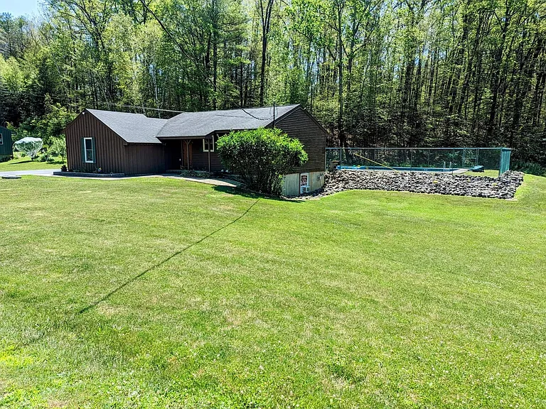 21 Hall Rd — Photo 18