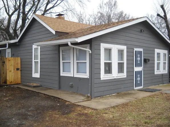 145 E Farmer St, Independence, MO 64050