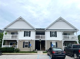 147 Brandy Mill Cir #25E, High Ridge, MO 63049