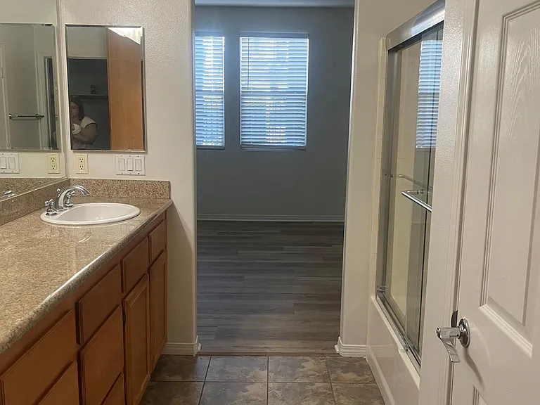 274 Riverdale Ct #1003 — Photo 8