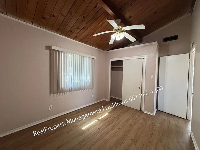 1933 Harvell Pl — Photo 8