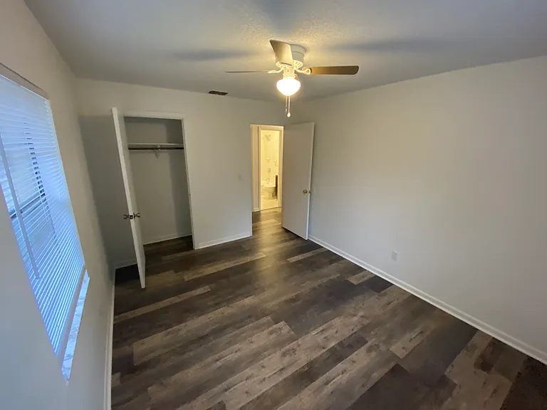 1001 Crawford St — Photo 2