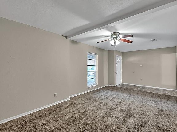 5th image of 215 Pine Hill Dr
