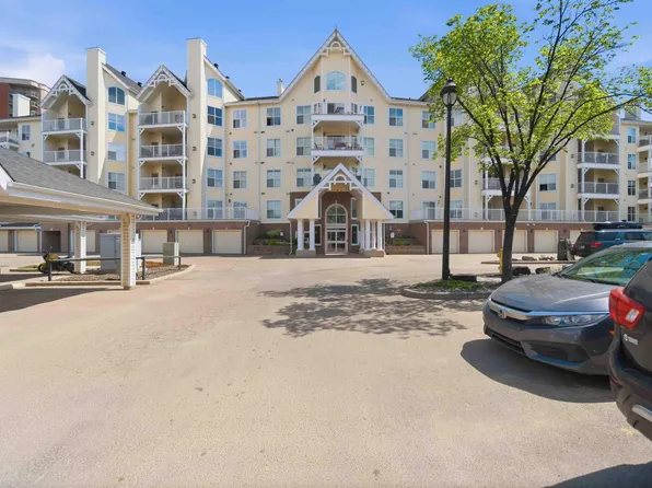 10221 111th St NW #104, Edmonton, AB T5K 2W5