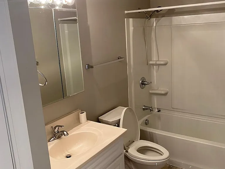 Spring Valley Apartments — Photo 6