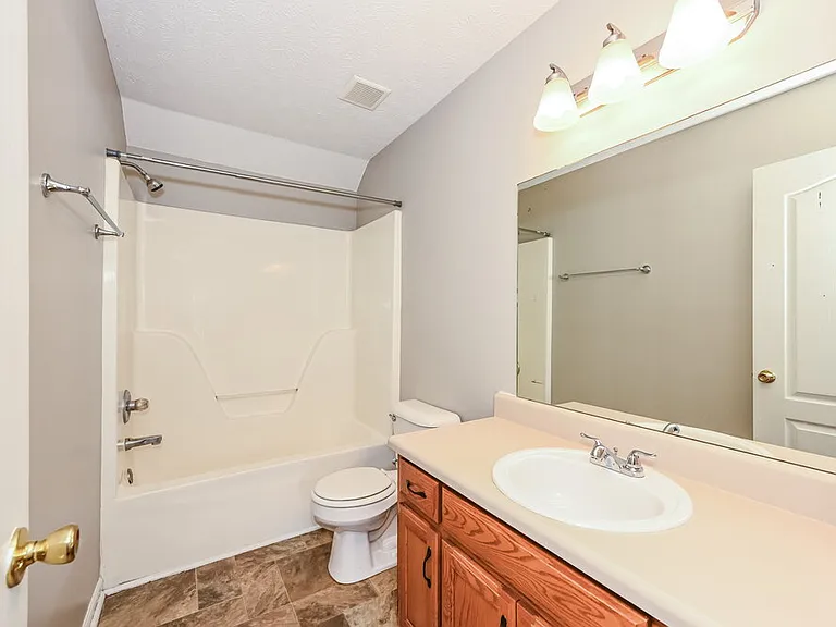 1422 Huddersfield Dr — Photo 16