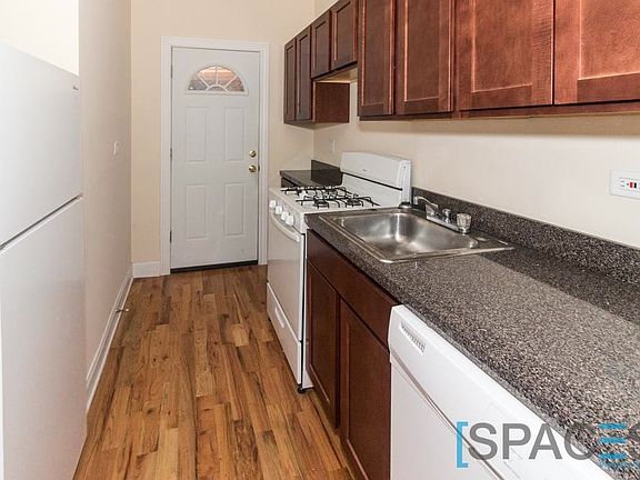 2nd image of 628 1/2 W Cornelia Avenue # N3 Top Floor