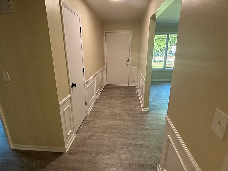 2462 Woodcliff Ave SE — Photo 5