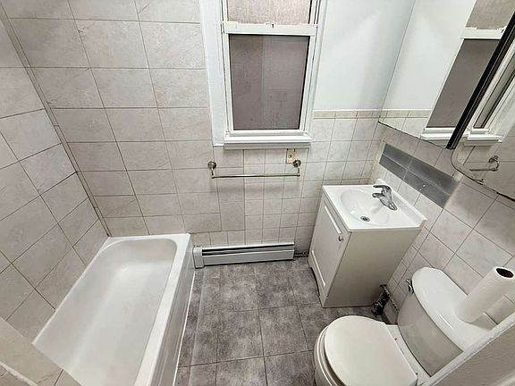 3rd image of 7208 Forest Ave #1