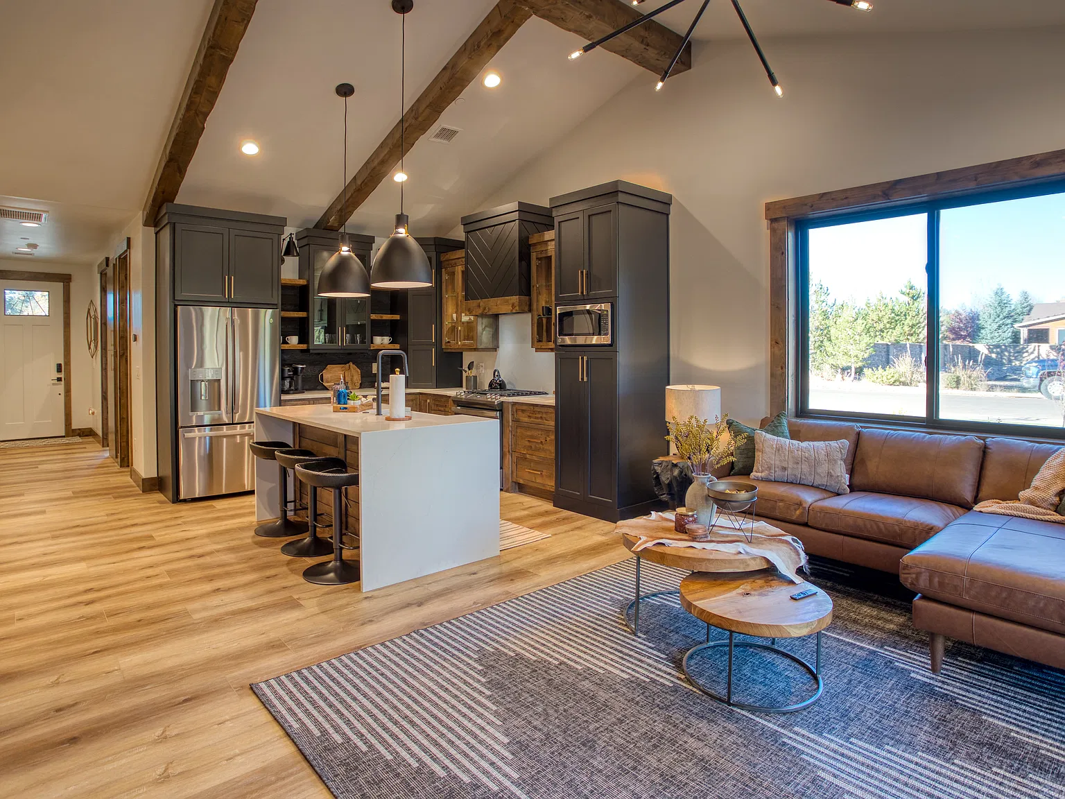 2 bed, $2,900 — Photo 3