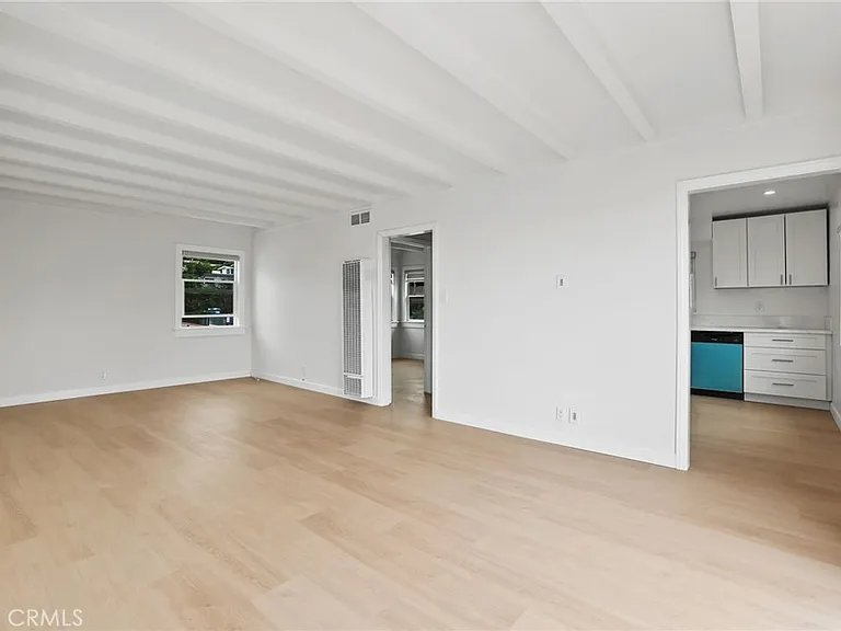 297 Wave St — Photo 3