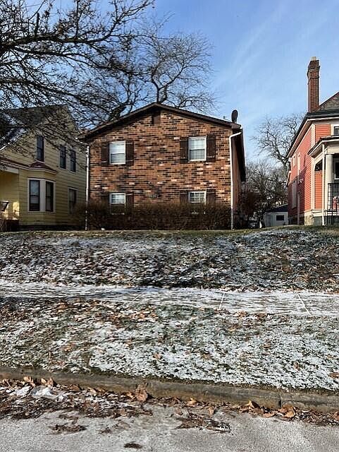 1st image of 2025 N 4th St