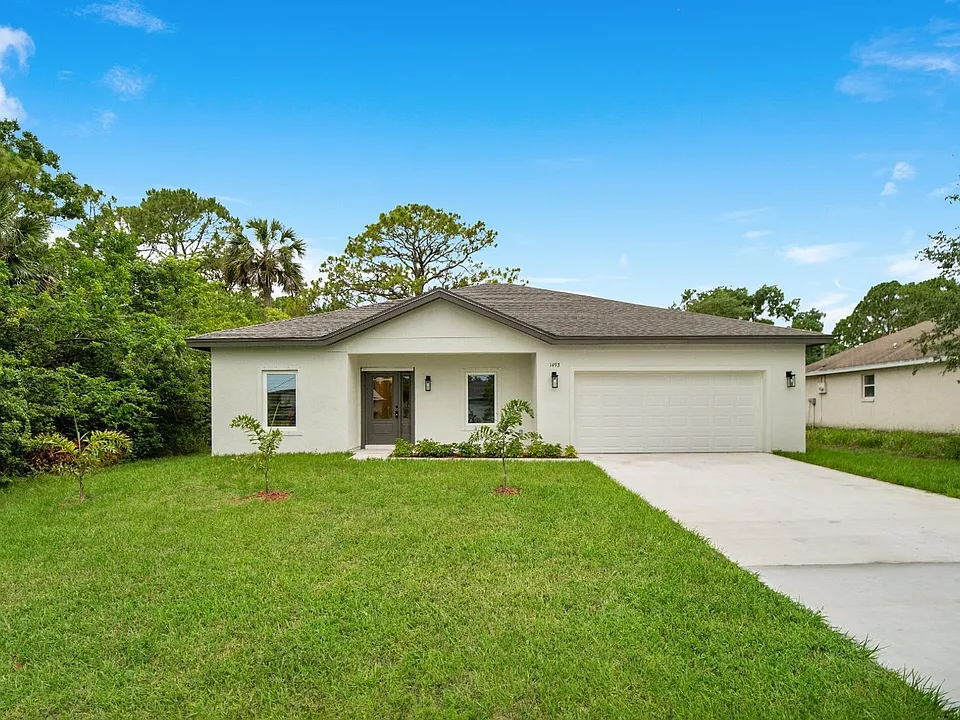 1493 Hayworth Cir NW