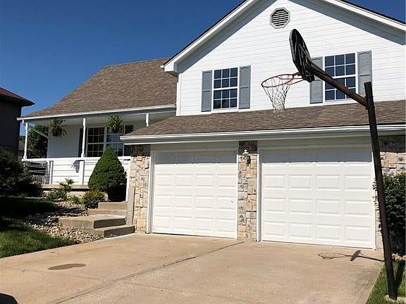 3rd image of 420 Hamilton Ln
