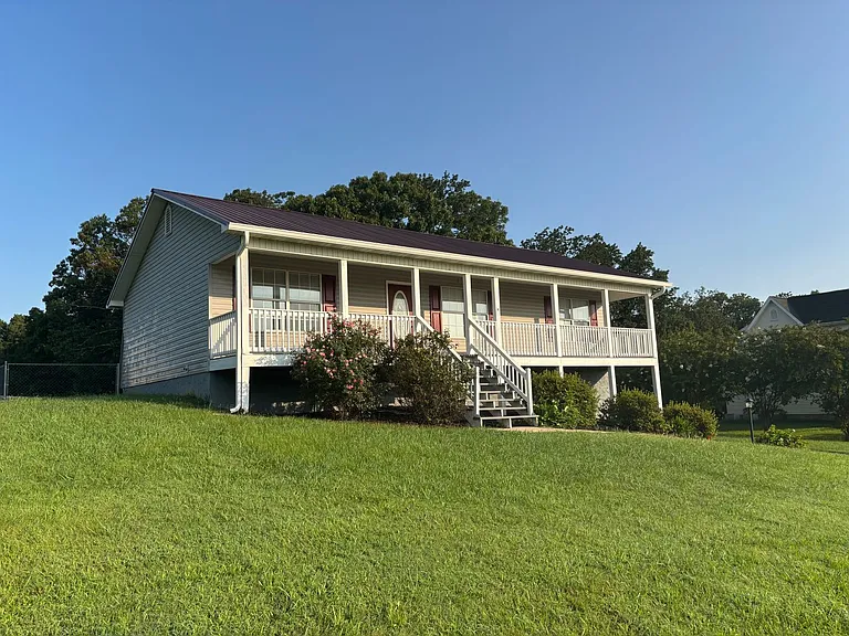 352 Shady Hollow Cir SE — Photo 2