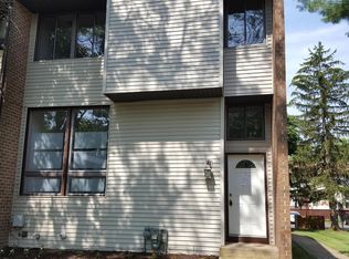 124 Howsington Pl, East Windsor, NJ 08520