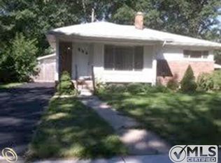 23525 Oneida Ave, Oak Park, MI 48237