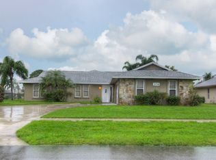 306 Las Palmas St, Royal Palm Beach, FL 33411