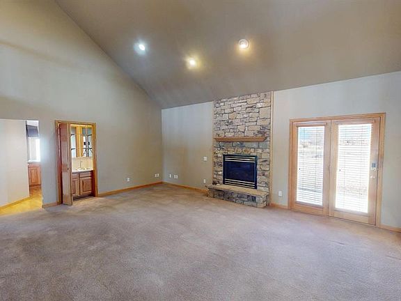 2nd image of 604 9th Street