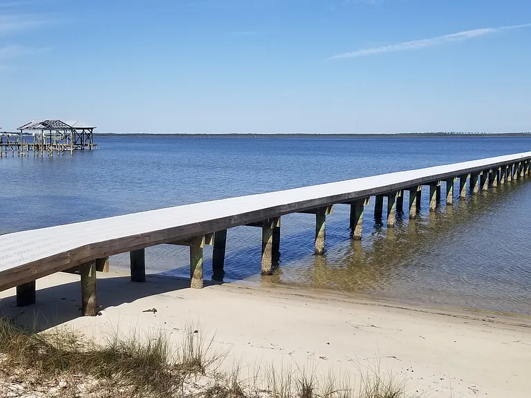 Private community bayfront lot & pier