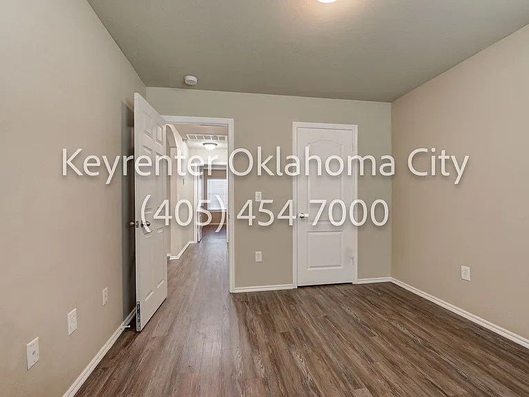 629 E Linden Ln — Photo 22