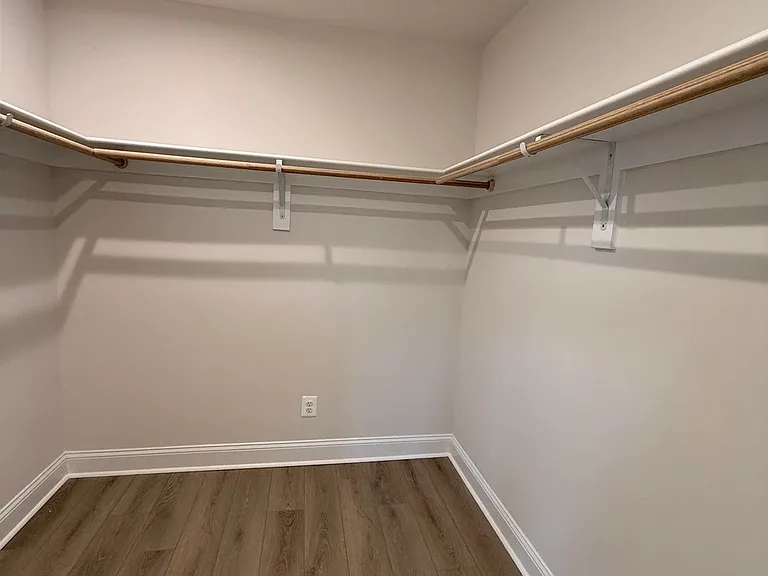 1362 Laconia Ln — Photo 11