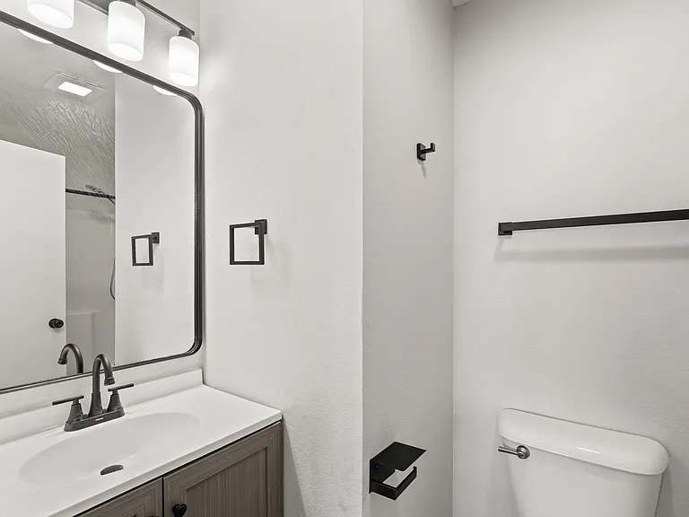 428 Stonehaven Dr #21 — Photo 11