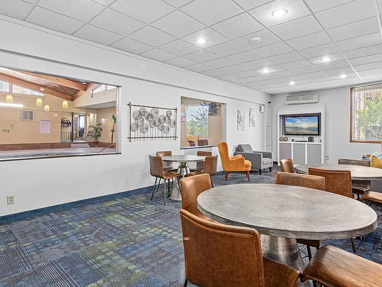 Plymouth Pointe — Photo 21