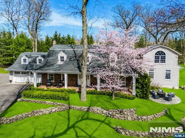 202 Chestnut Ridge Road, Saddle River, NJ 07458