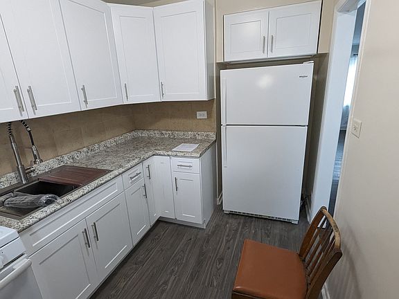 5th image of 2754 W Gregory St Unit 1W