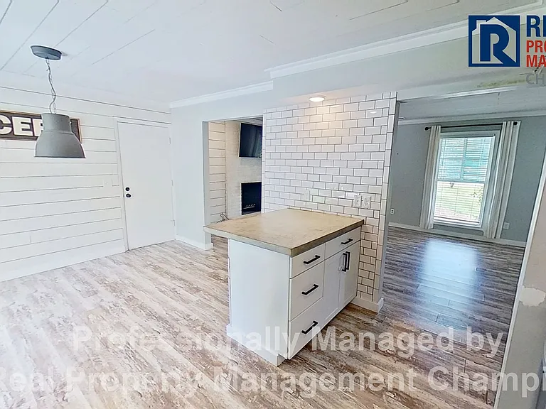 4723 Waltmoor Rd — Photo 10