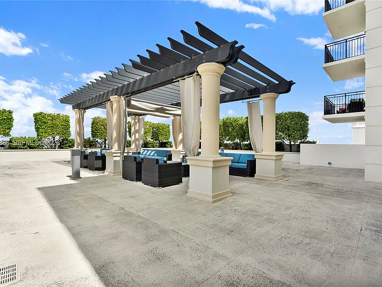 1300 Ponce De Leon Blvd #703 — Photo 9