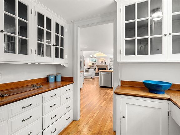 5th image of 401 Clinton Rd