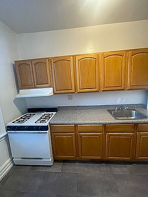 2nd image of 80-16 Park Ln S #5K