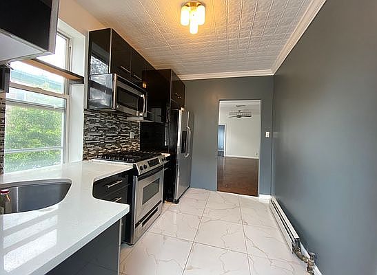 1st image of 1461 Jefferson Ave #2