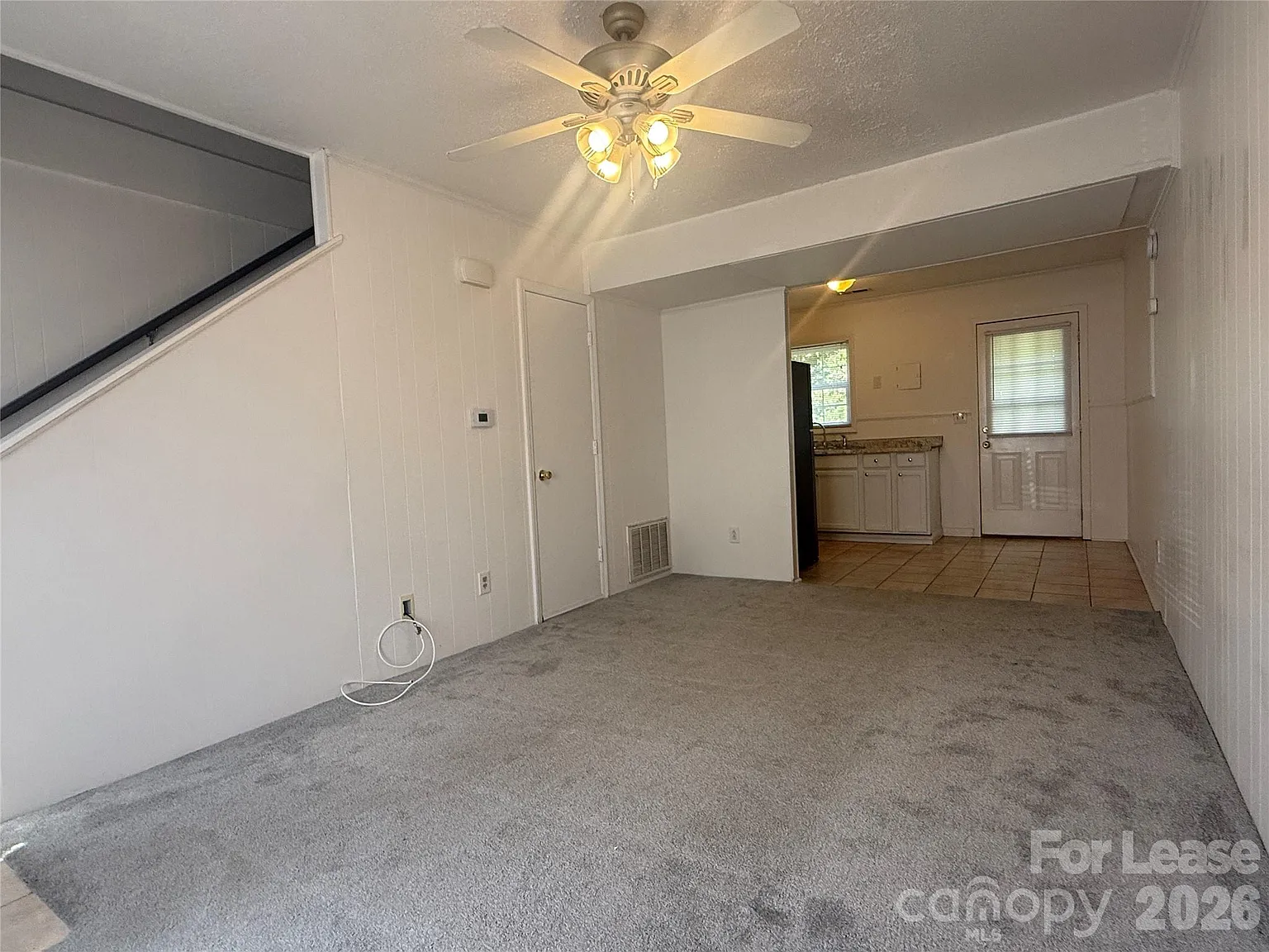 2 bed, 1.0 bath, 781 sqft, $1,000 — Photo 4