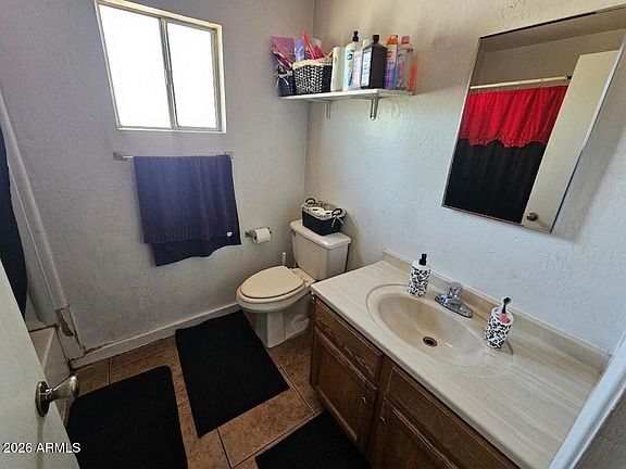 5th image of 3833 N 28th St APT 1
