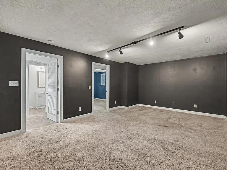 10808 Hogantown Dr — Photo 13