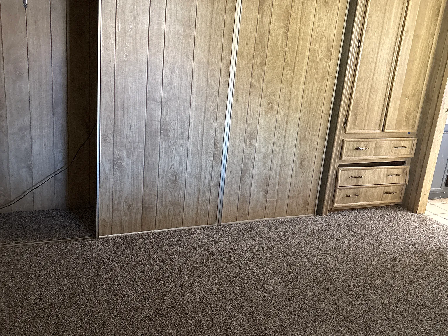 2515 E Nelson Dr — Photo 2