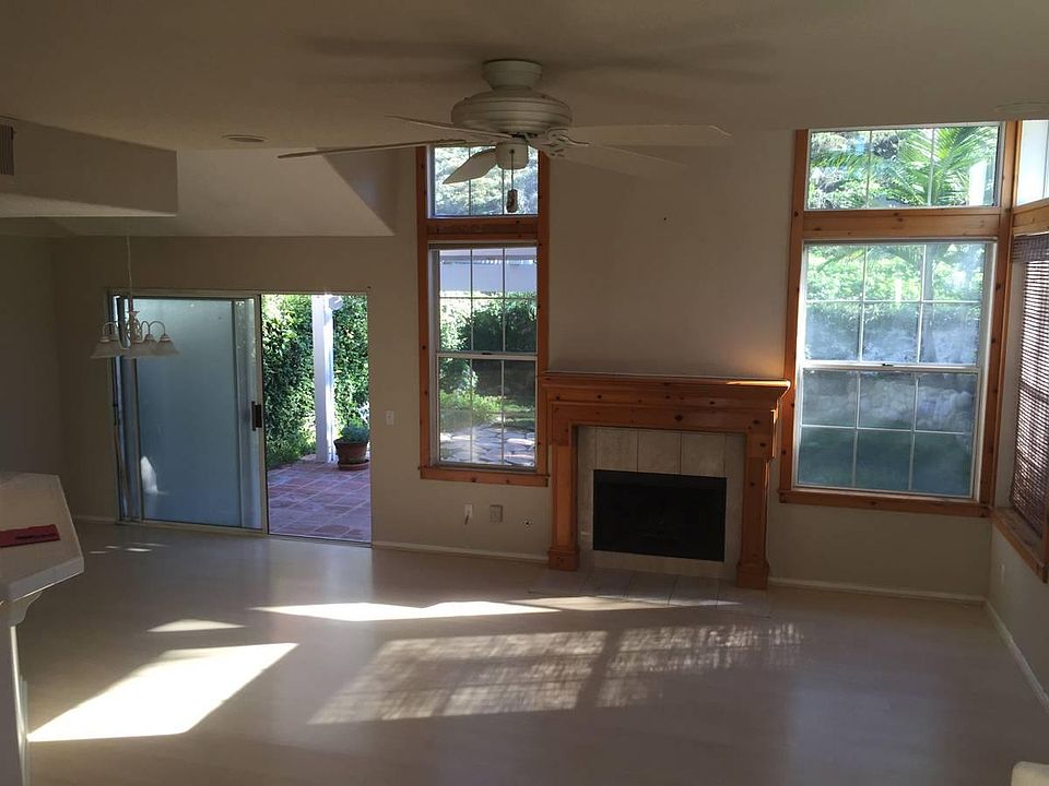 1st image of 8 Pinyon Jay Ln