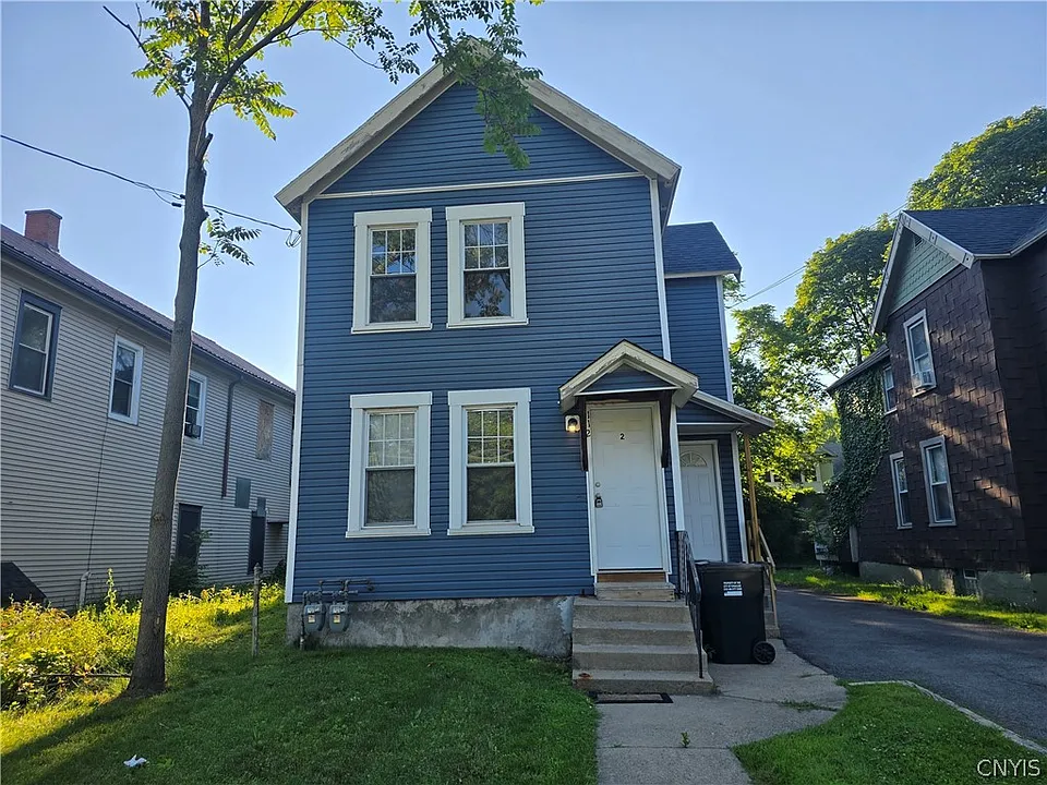 112 Helen St