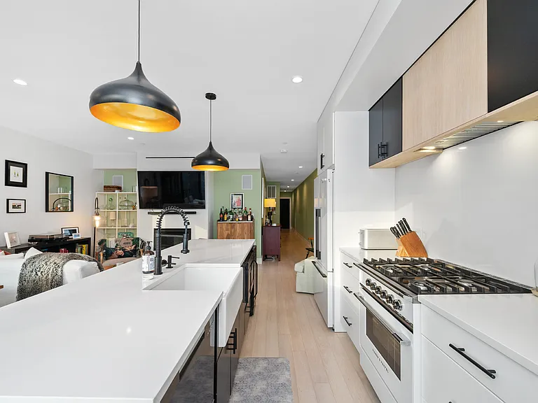 347 Maverick St #7 — Photo 6
