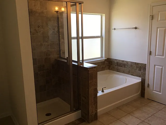 385 Bostwick Cir — Photo 11