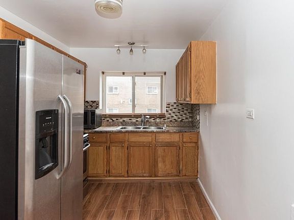 3rd image of 6124 N Seeley Ave Floor 2