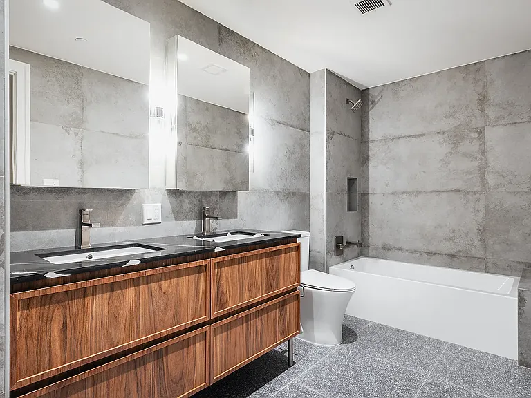 41-15 24th St #Townhouse 4 — Photo 8