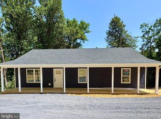 118 Forest Dr, Chester Gap, VA 22623